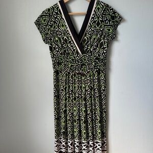 Studio I midi dress touched waist V neck